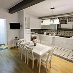 Happy House 31 Apartament *