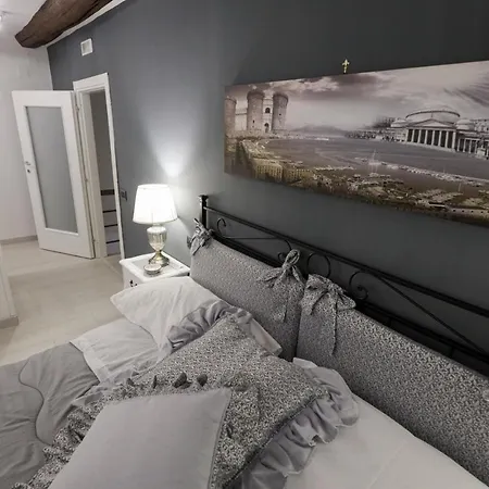 Happy House 31 Apartment Naples
