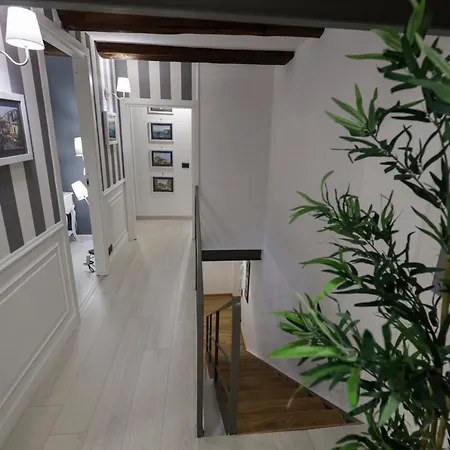 Happy House 31 Apartment