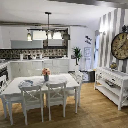 Happy House 31 Apartment